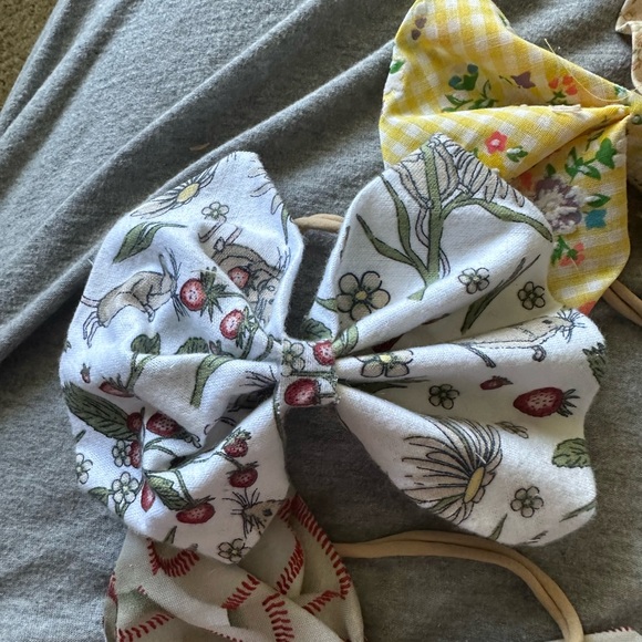 Hand made bows - Picture 2 of 4